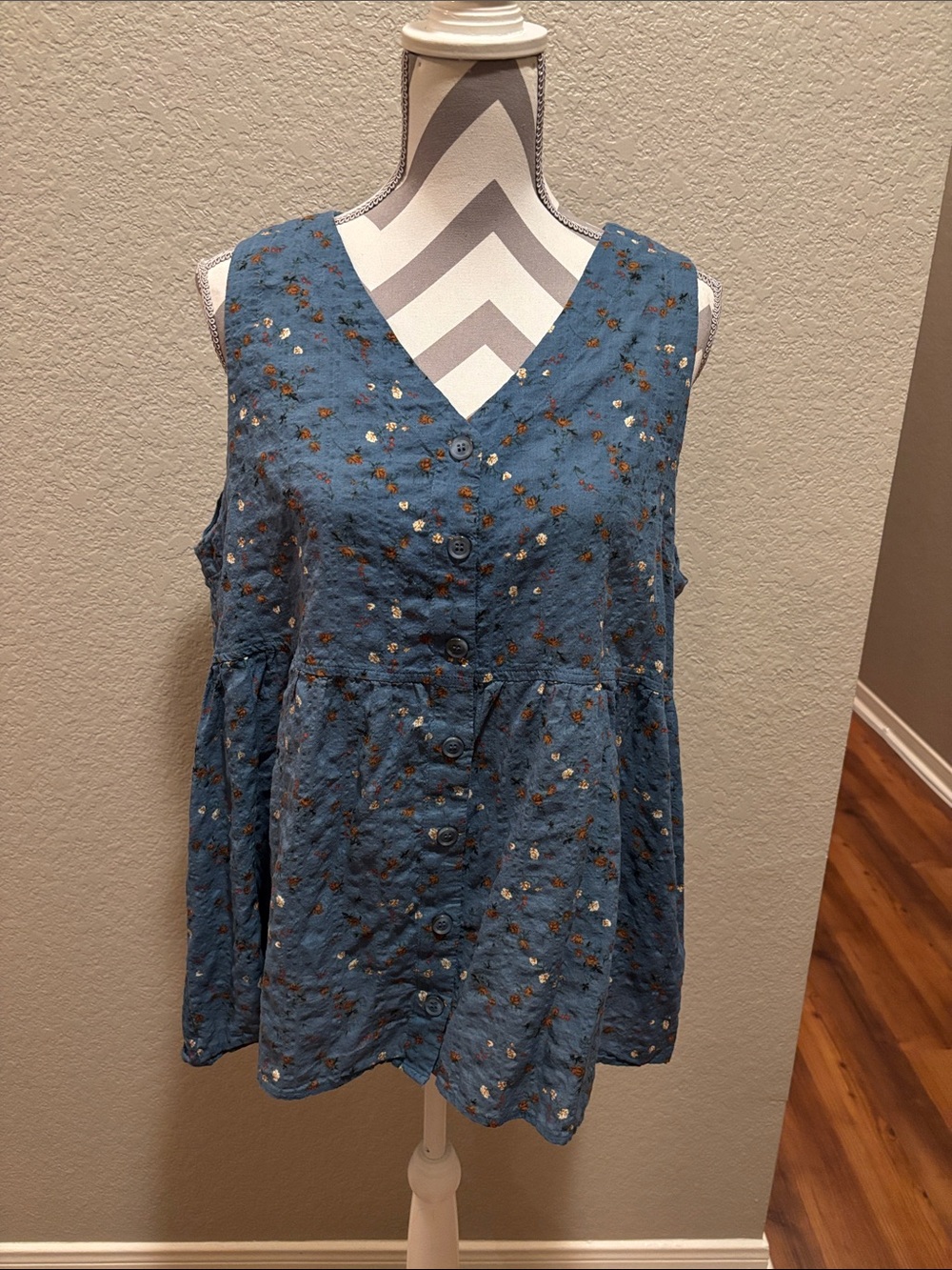 Cotton Bleu Floral Button-Front V-Neck Tank Top